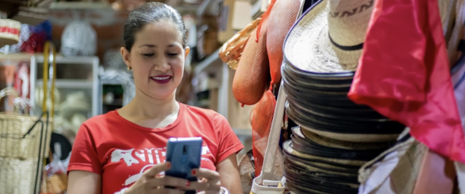  mujer con celular